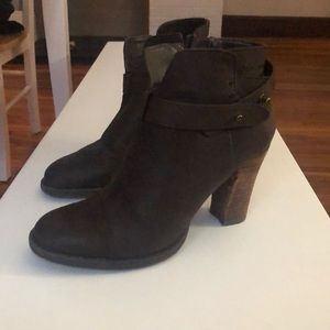 Crown Vintage Brown Booties